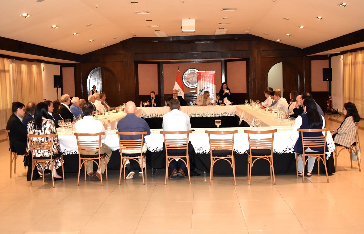 arp_py's tweet image. LA FEPRINCO ELIGIÓ A SUS NUEVOS PRESIDENTES Y MIEMBROS DE LA DIRECTIVA
La institución estará presidida por el Dr. Daniel Prieto Davey por la Producción, por el Ing. Enrique Duarte por la Industria y por el Ing. Iván Dumot por el Comercio.
👉acortar.link/icUtTm