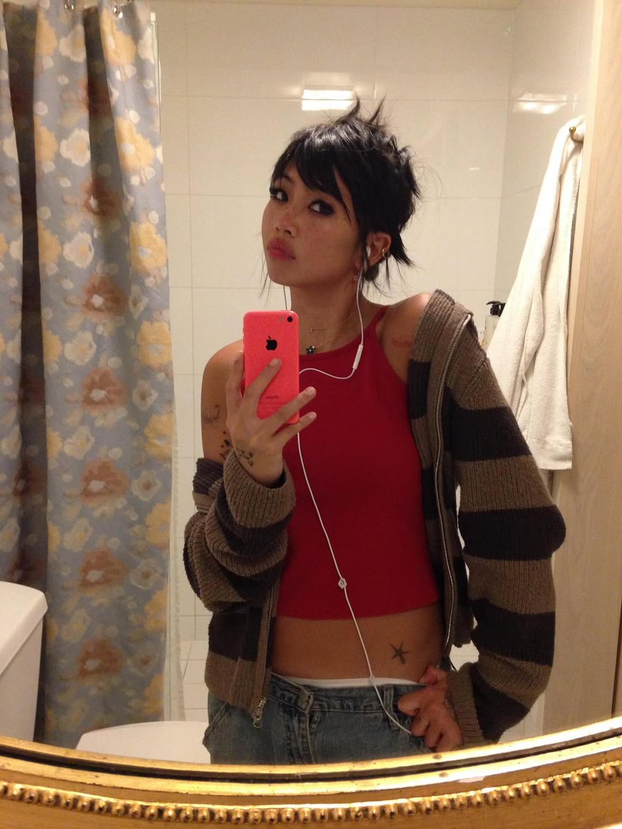 beabad00bee's tweet image. &amp;lt;3
