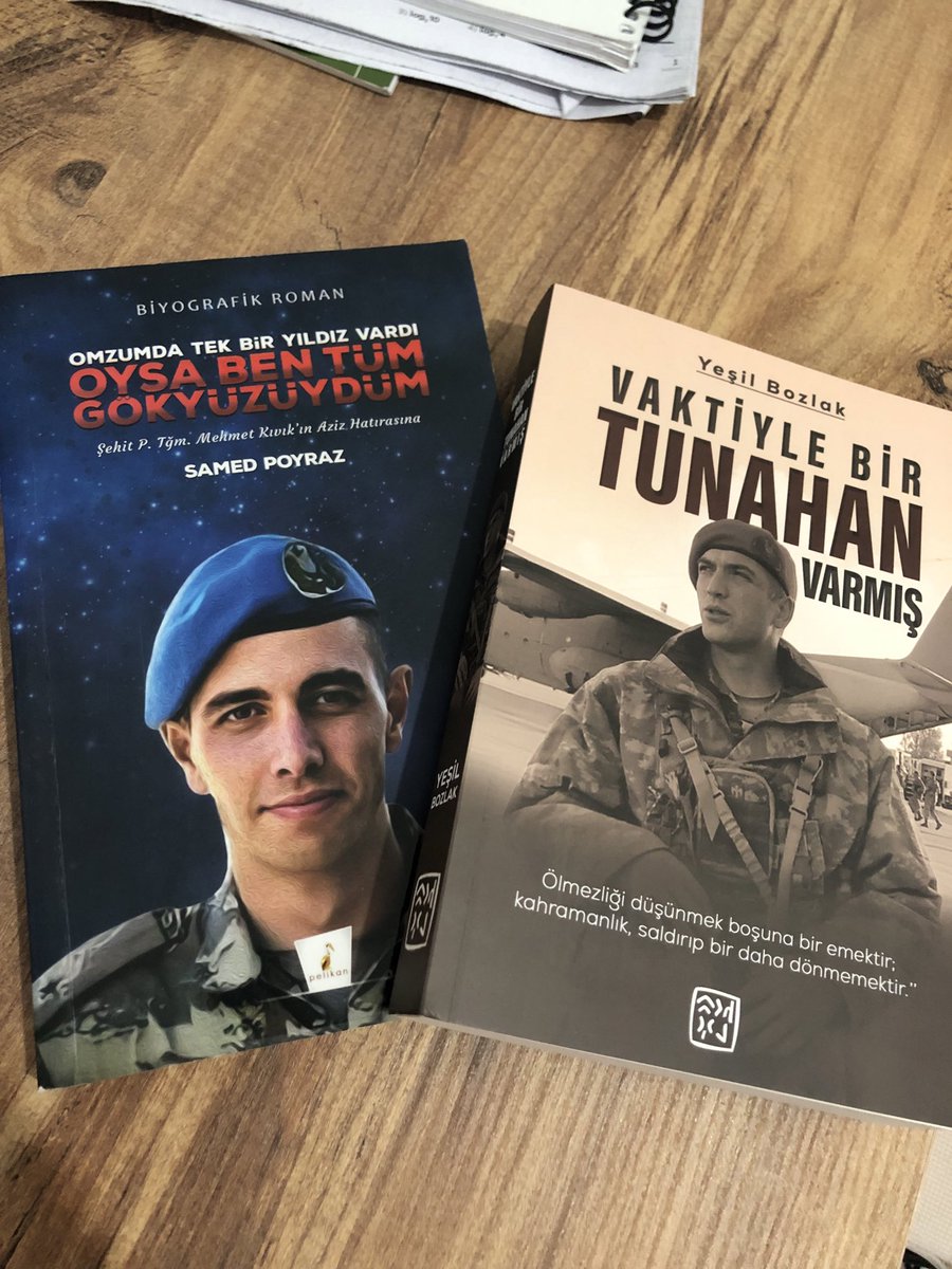 ardackr1283's tweet image. Kahramanlık ne yalnız bir yükseliş demektir,
Ne de yıldızlar gibi parlayıp sönmektir.
Ölmezliği düşünmek boşuna bir emektir;
Kahramanlık; saldırıp bir daha dönmemektir.
@gelinciklerimiz @tegmenmkivik