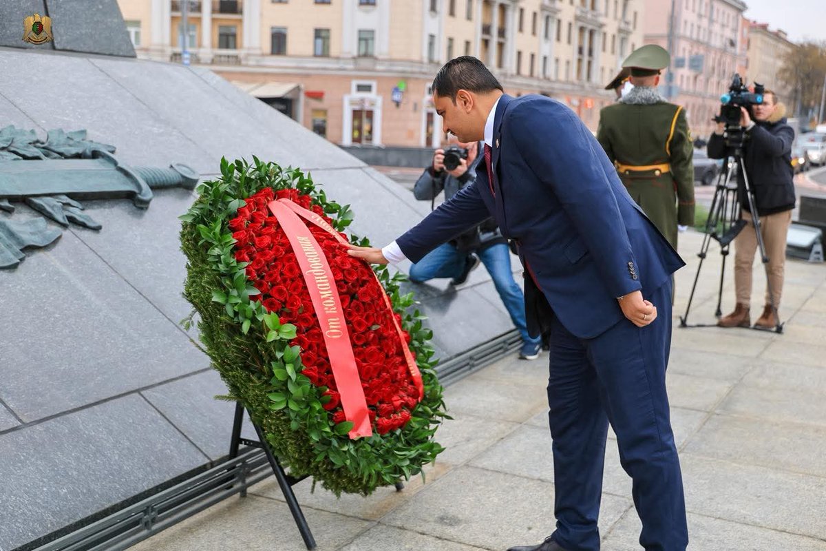 TheLibyaUpdate's tweet image. #Saddam_Haftar, Deputy General Commander of the Armed Forces, visited the Unknown Soldier Monument in #Minsk, accompanied by Belarusian Deputy PM Viktor Karankevich and State Security Head Ivan Tertel. He laid a wreath to honor the soldiers who fell in World War II.

The #Libya