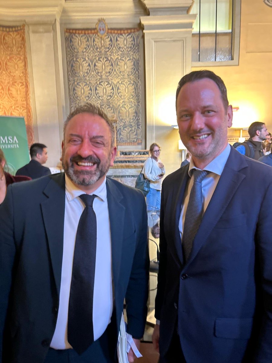 Seminario molto interessante con il Segretario di Stato Luca Beccari, organizzato all'<a href="/UniLUMSA/">Università LUMSA</a> durante il #FestivaldellaDiplomatia. È sempre un piacere incontrare e conversare con il Segretario di Stato di San Marino.
🇱🇺🤝🇸🇲