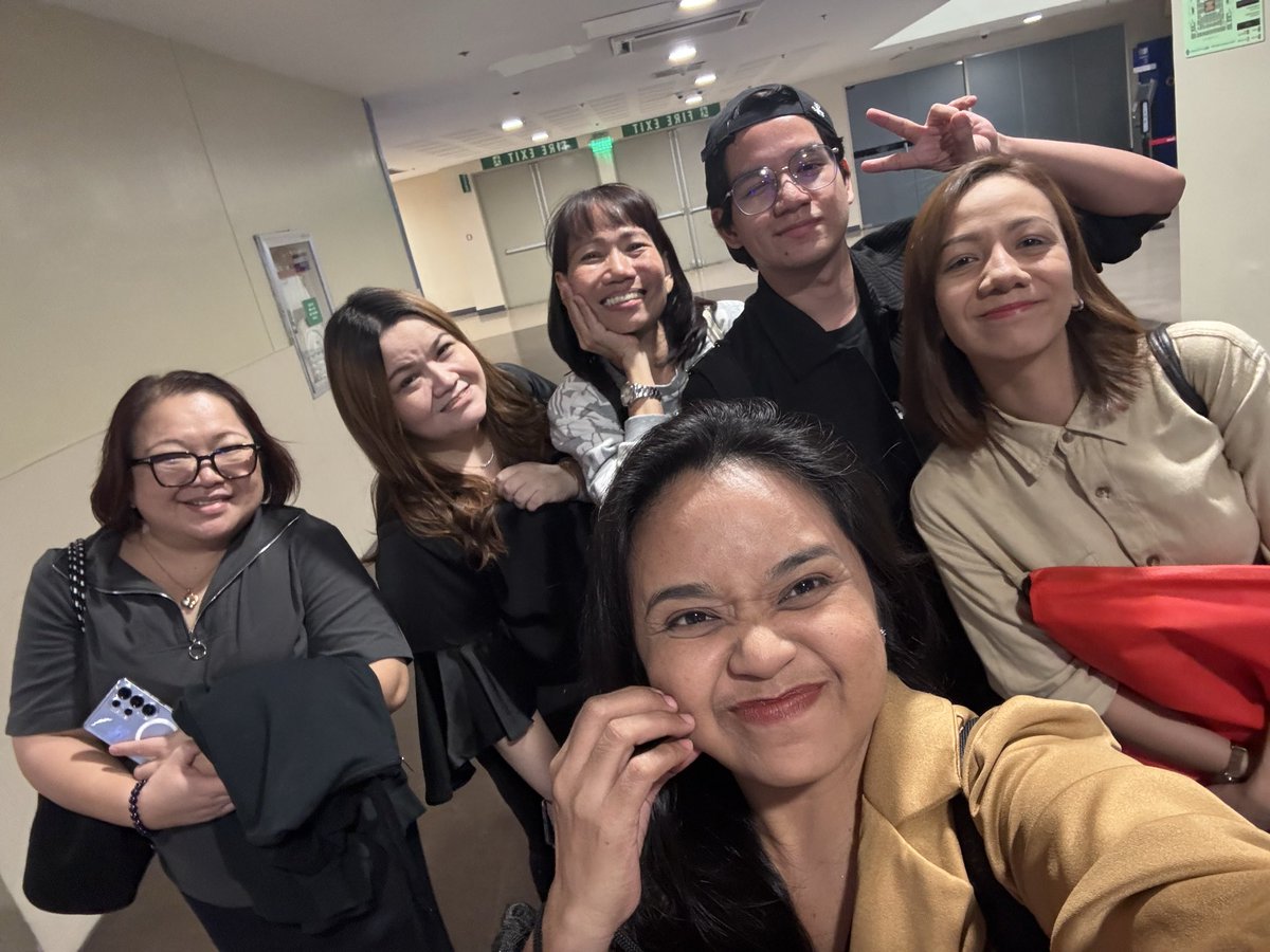 Nairam881's tweet image. Simple moments, best company 💕 
Thank you for today, ACEs!!!

3 times na tayong nag MOA this month for BGYO’s ganaps ibang mall naman char hehehe

#bgyo #aces