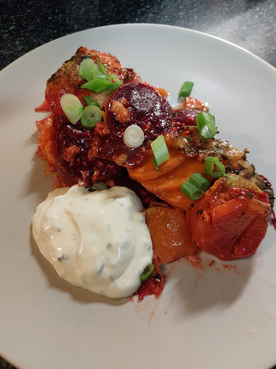 M_B_art's tweet image. #baked #sweetpotatoes #potatoes #beetroot #oliveoil #cream #marjoram #chives #parsley #emmental #cheddar #salt #groundpepper #springonion #Mayonnaise #ilikecooking