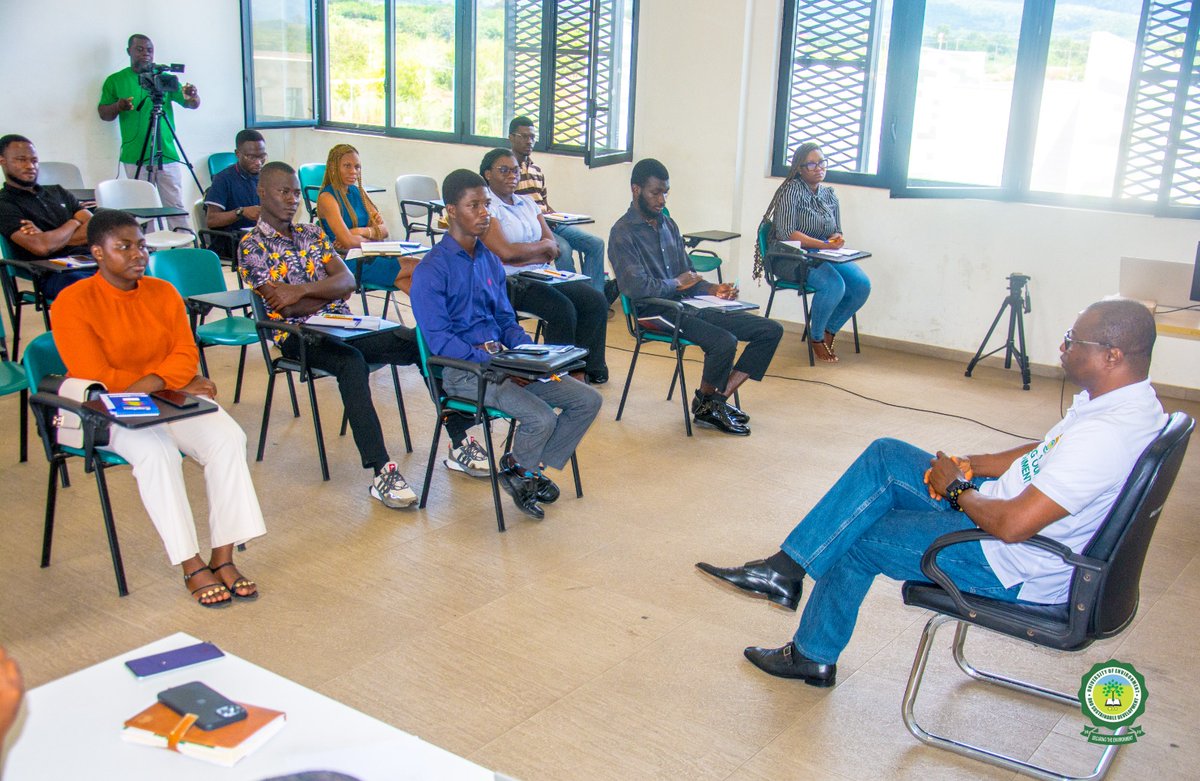 uesdgh's tweet image. UESD Empowers Graduates with Cutting-Edge Entrepreneurial and Employability Training 
Read More... uesd.edu.gh/uesd-empowers-…
#UESD25
#HOPE25