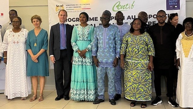 UEauBenin's tweet image. Lancement du projet #SecFinAfrica : A travers ce projet, l’🇪🇺 et ses partenaires, interviennent en #Afrique de l’Ouest pour renforcer l’efficacité de la #lutte contre les flux financiers illicites liés à la criminalité et au #terrorisme, au #blanchiment de capitaux.
#CENTIF
#giz