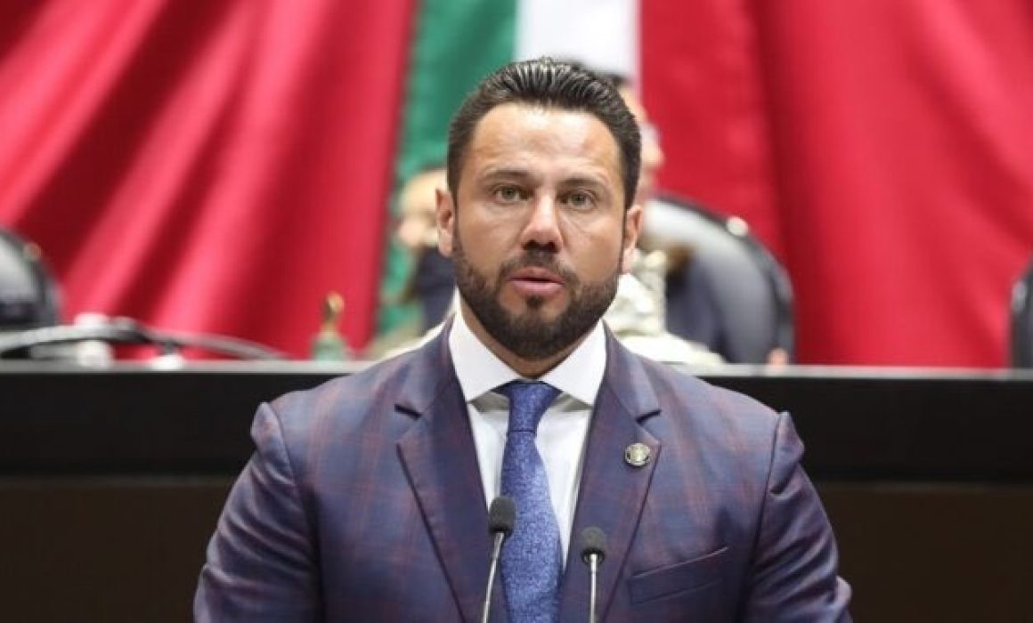 Impulsa <a href="/anuarazar/">ANUAR AZAR</a> nueva ley para castigar el matrimonio infantil.

Impulsada por los legisladores del #PAN Anuar Azar y <a href="/PabloDeCevallos/">Pablo Fernandez De Cevallos</a>, busca penas severas para quien obligue a menores de edad contraigan matrimonio.

edomex.quadratin.com.mx/impulsa-anuar-…