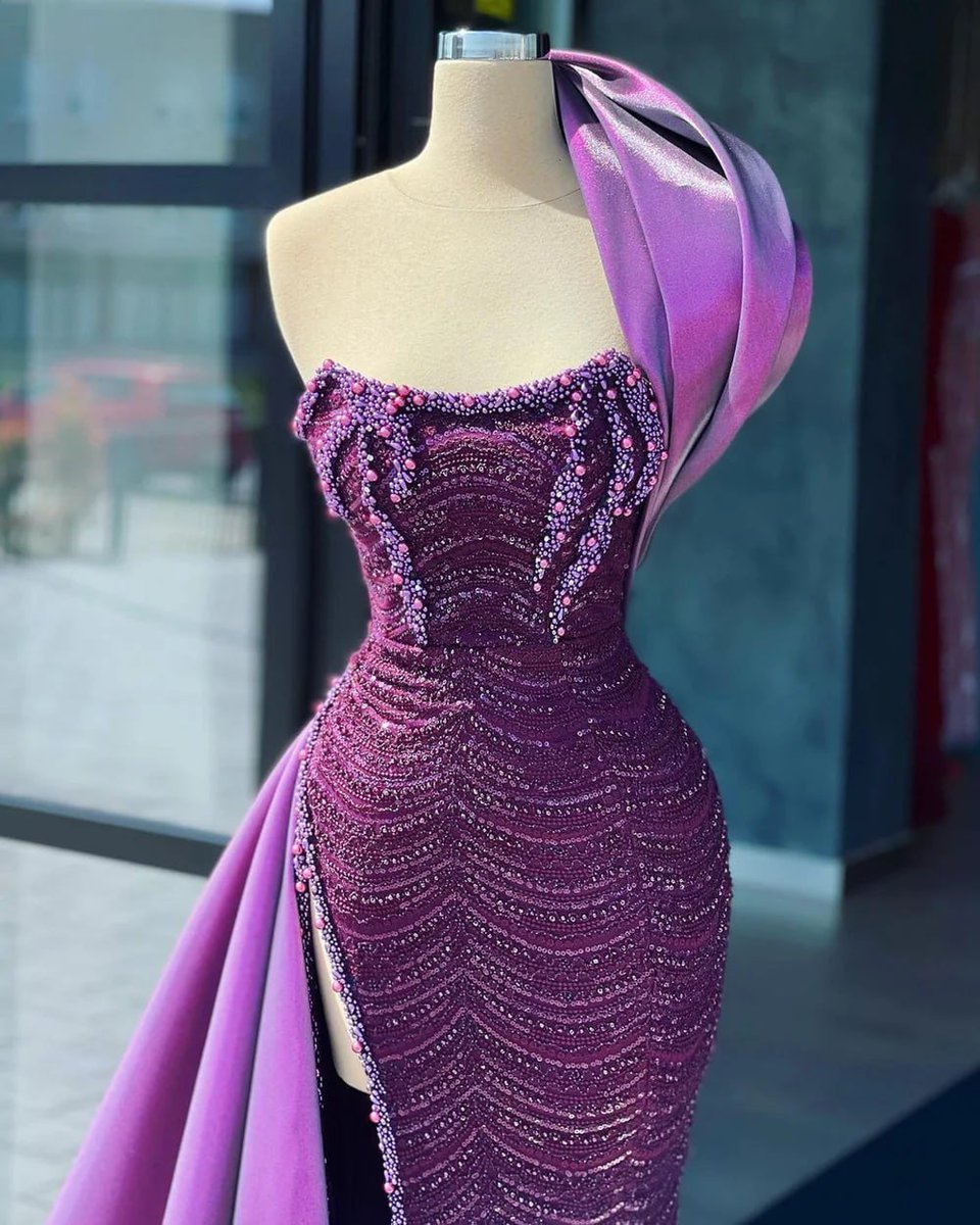 Perry112Perry's tweet image. 💜✨ Radiant elegance in every bead 💎👗 A masterpiece of glamour and grace 💫👑