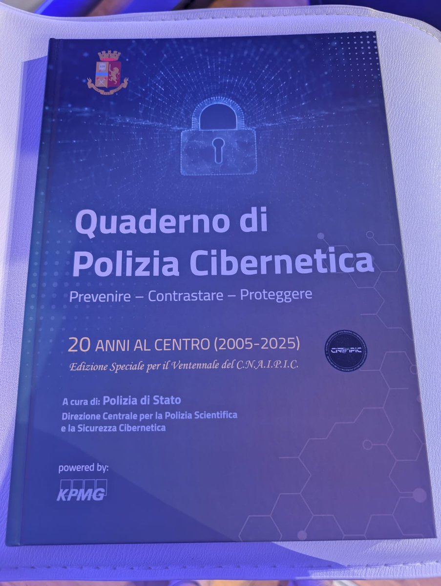 poliziadistato's tweet photo. Il Direttore del Servizio #poliziapostale Gabrielli in collegamento con il #Cnaipic e il 1° corso per v. Ispettore tecnico per la sicurezza cibernetica a Cesena, parla del lavoro degli investigatori, illustrato anche nel numero speciale "Il quaderno di sicurezza cibernetica" https://t.co/k0GpjzVpC8