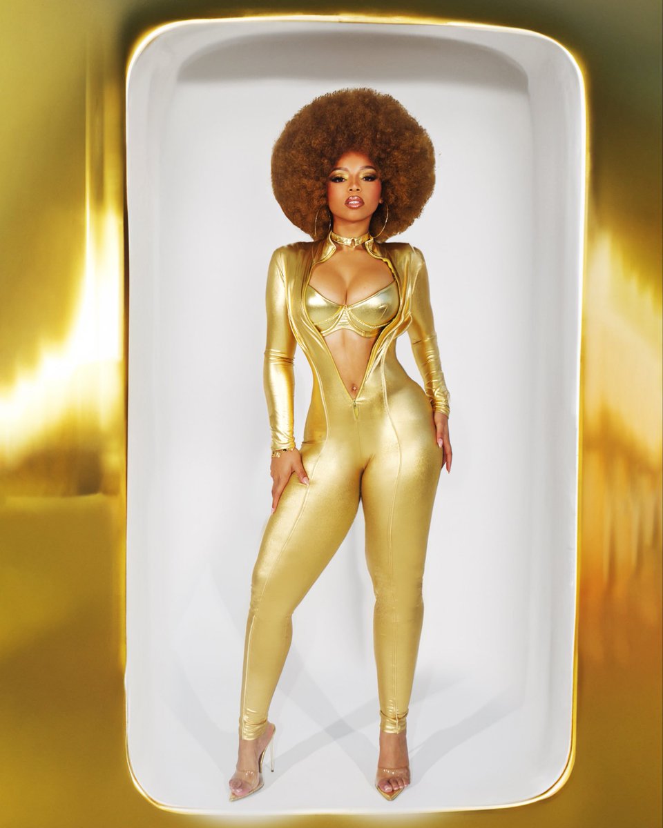 ChloeBailey's tweet image. I’m Foxy Cleopatra and I’m a whole lotta woman!!! #HappyHalloween