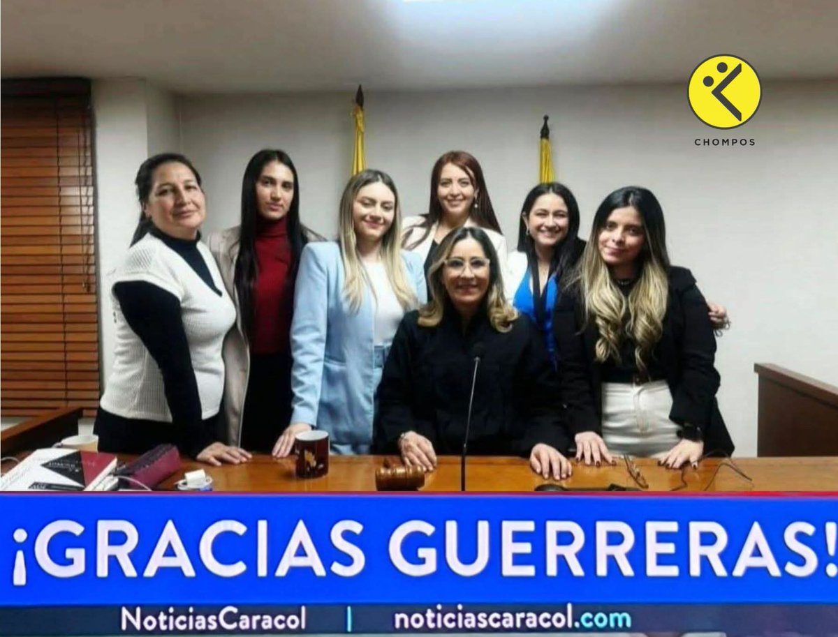 Se cae el juicio político contra el expresidente Uribe.

La jueza Sandra Heredia, junto a su equipo, pasarán a la historia como las incompetentes que son.