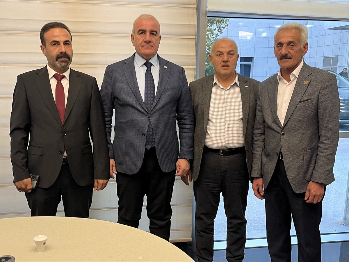 📍TBMM 

Gazi Meclisimizde bir araya geldiğimiz; Kahta Güney Köyleri Birliği Dernek Başkanı Sn İbrahim Kara’ya, Büyükbey Köyü Muhtarı Sn Kadir Toprak’a ve Sarısu Köyü Muhtarı Sn Salih Akyol’a nazik ziyaretlerinden dolayı teşekkür ediyorum.