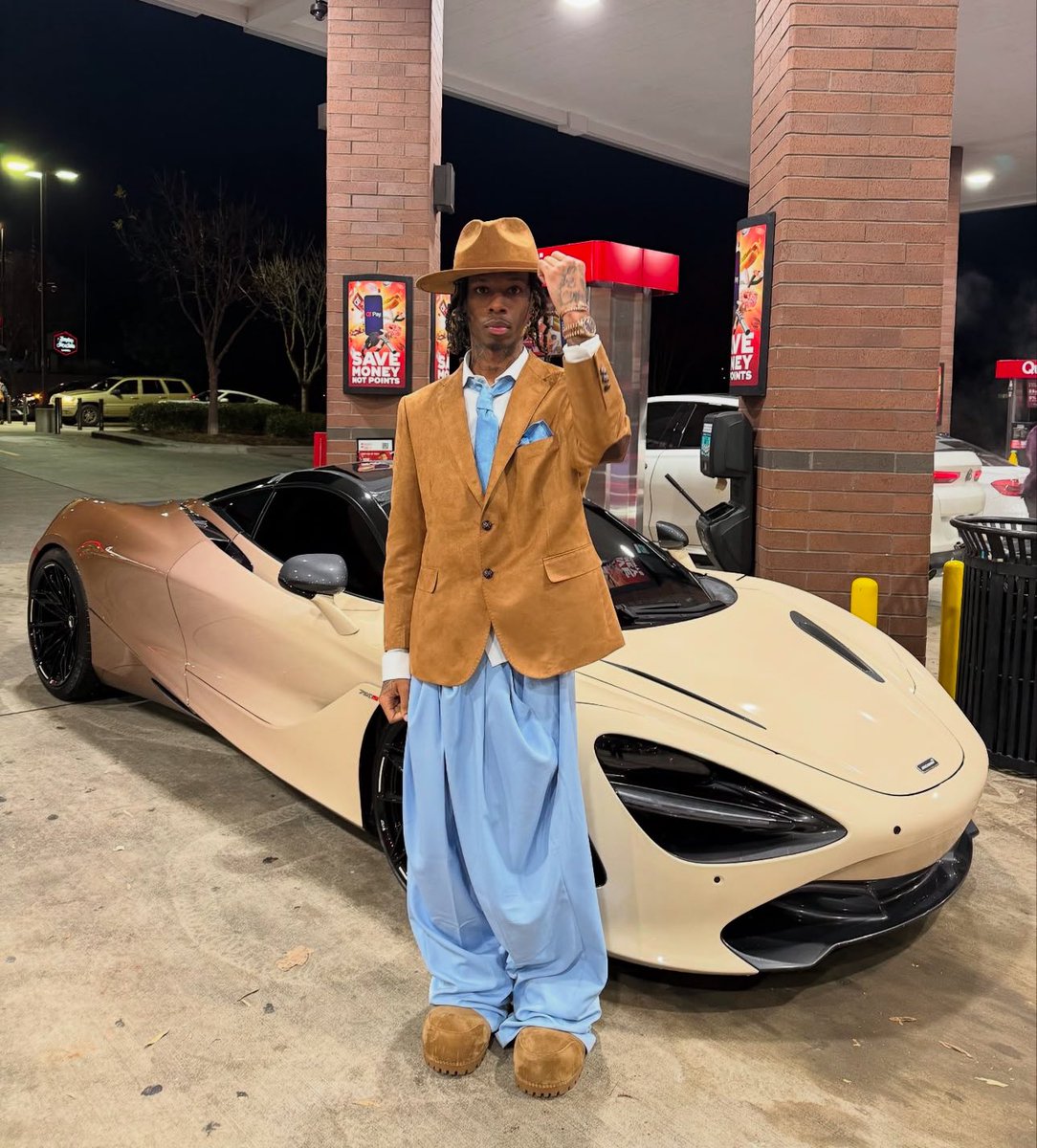 ilylumii's tweet image. Look at my lawyer dawg I’m going to jail 💔💔💔💔