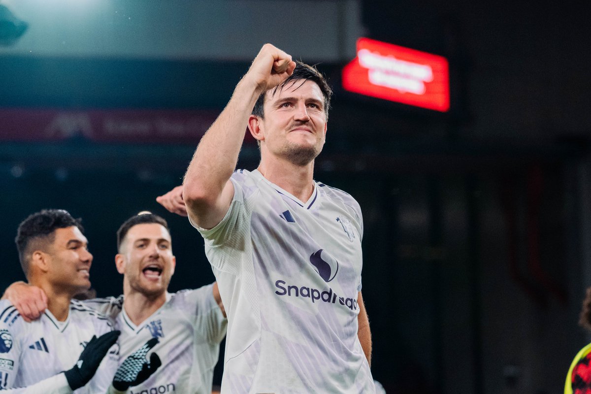 🚨 A firm decision regarding Harry Maguire's future at Man United is still to be made. Despite United in regular contact with Maguire's camp, an official offer is not yet on the table. [<a href="/ChrisWheelerDM/">Chris Wheeler</a>, <a href="/NathSalt1/">Nathan Salt</a>] #mufc
