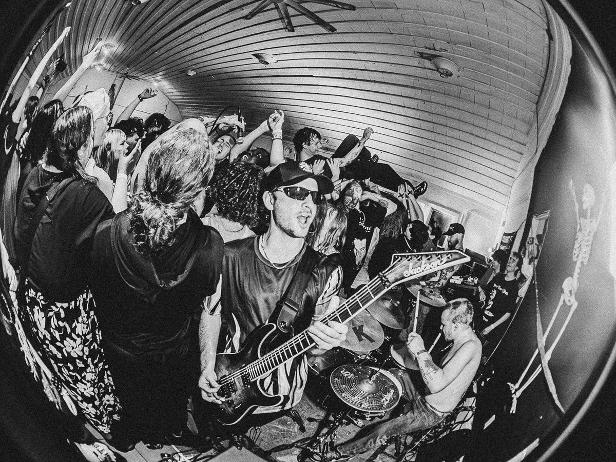 OUT4LINKINPARK
•
FLYING V
•
10.18.25