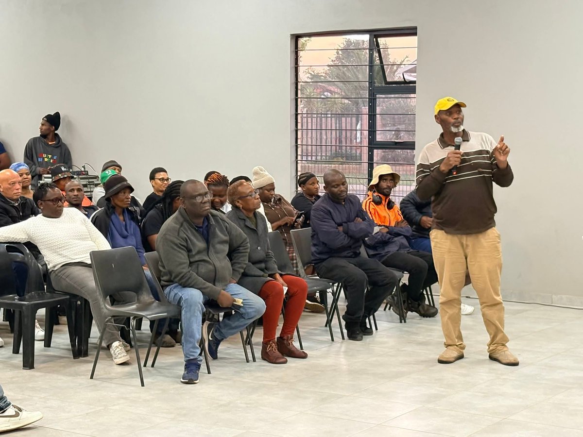Draft IDP &amp; 2026/27 Budget Review meetings are underway. In Finsbury, Cllr William briefed residents on #OperationPatela and stressed paying for municipal services, rates &amp; taxes. Parallel sessions across the city ensure inclusive input. #LeRonaReBatho