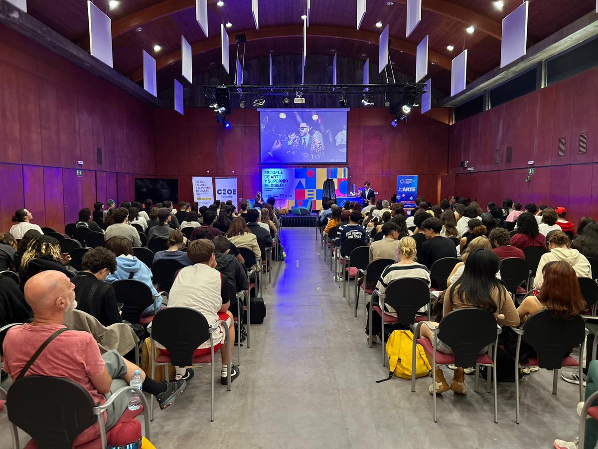 ceoetenerife's tweet photo. Hoy nuestra secretaria general @ElenaVelaSnchez asistía a la jornada “Moda y talento: De la formación al emprendimiento”, impulsada por CEOE Tenerife con la financiación del @CabildoTenerife , en el marco del programa #FDCAN https://t.co/1FK3L51XuK
