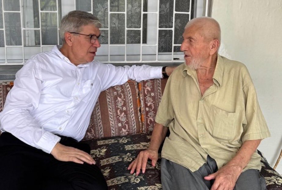 AK Parti Osmaniye Milletvekilimiz Sayın Seydi Gülsoy’un  muhterem babası Mehmet Gülsoy’un vefatını büyük bir üzüntüyle öğrenmiş bulunmaktayım.
Merhuma Allah’tan rahmet, ailesine ve sevenlerine sabır ve başsağlığı diliyorum.
Ruhu şad, mekânı cennet olsun.
<a href="/GulsoySeydi/">Seydi Gülsoy</a>