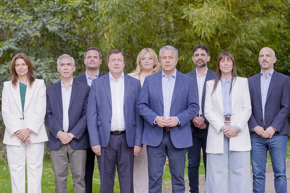 UNIDOS EN LA DEFENSA DE NEUQUÉN Y RÍO NEGRO 

Nos reunimos con el gobernador Alberto <a href="/WeretilneckOK/">Alberto Weretilneck</a> y los candidatos y candidatas de La Neuquinidad y JDRN para seguir fortaleciendo una agenda común que defienda los intereses de nuestra gente. 

Coincidimos en que el futuro se