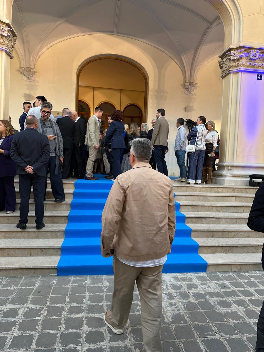 El decano de los <a href="/RegistradoresCV/">RegistradoresDecanatoCV</a> <a href="/CalabuigOrts/">CARLOS ORTS CALABUIG</a> asiste a la celebración del 25 aniversario de <a href="/ESdiario_com/">ESdiario</a> en el Palacio de la Exposición de #València #prensa #comunicación #mmcc #información