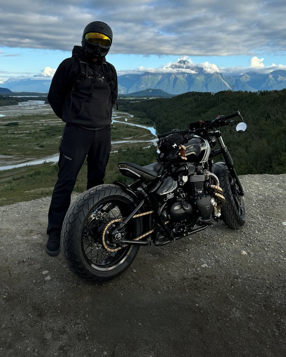 thorntonhundred's tweet image. From Dubai to Alaska, Thornton Hundred builds and components are on the road worldwide. 🌍 Have a bike with our components? Tag us in your build, we’d love to see it. 

#thorntonhundredmotorcycles #thorntonhundred #bobber #bespoke #motorcycle #triumph #usa #uae