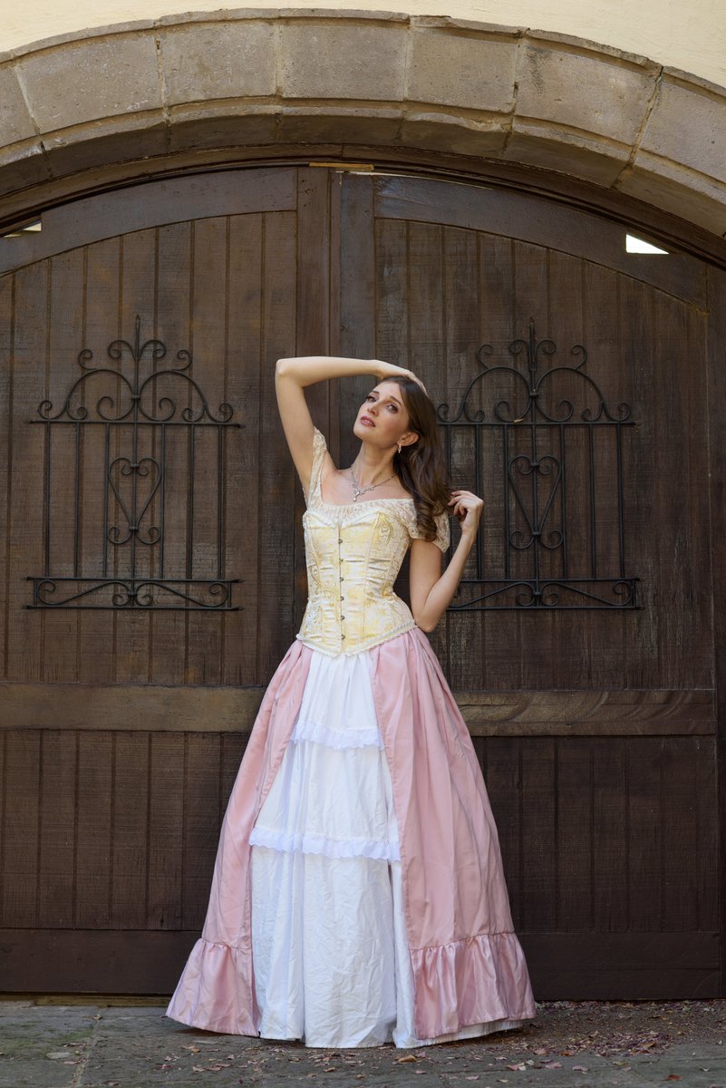 katieotten13's tweet image. Doing some more princess stuff👑☺

Photography: Deepak Nath Gupta Photography

#modeling #princess #Dallas