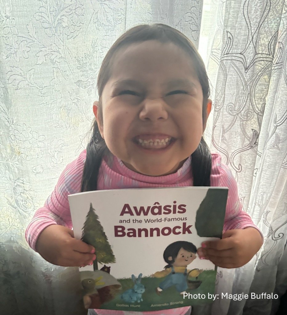 FNHCAlberta's tweet image. For four-year-old Jaesyn, the end of every month is marked by an exciting ritual: the race to the mailbox for her new book from Dolly Parton's Imagination Library.  

View the full story on our website: abfnhc.com/family-stories/

#INDIGENOUS @FNHCAlberta