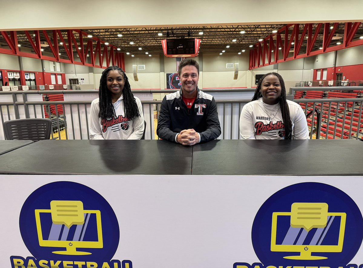 At the table now: Thompson! With a new staff, the team has focused on building a family atmosphere this offseason. The Warriors aim to play physical defense, be selfless on the court, and stay competitive in practice and games.