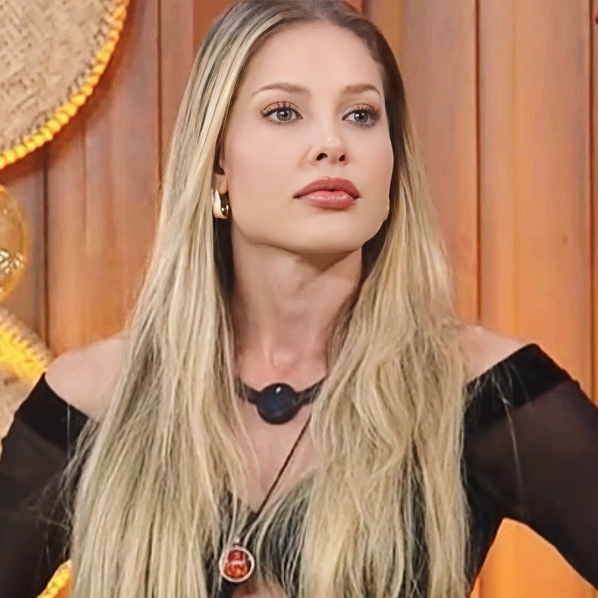 comentnath's tweet image. Trago aqui 2 registros da Sasa sem make e 2 com make (que ela usa bem levinha)!!!
Explica muitoo da raiva e inveja dessas nojentas falarem tanto dela!
Ela além de ser uma pessoa incrível e especial é lindíssima ❤️ #TeamSaory