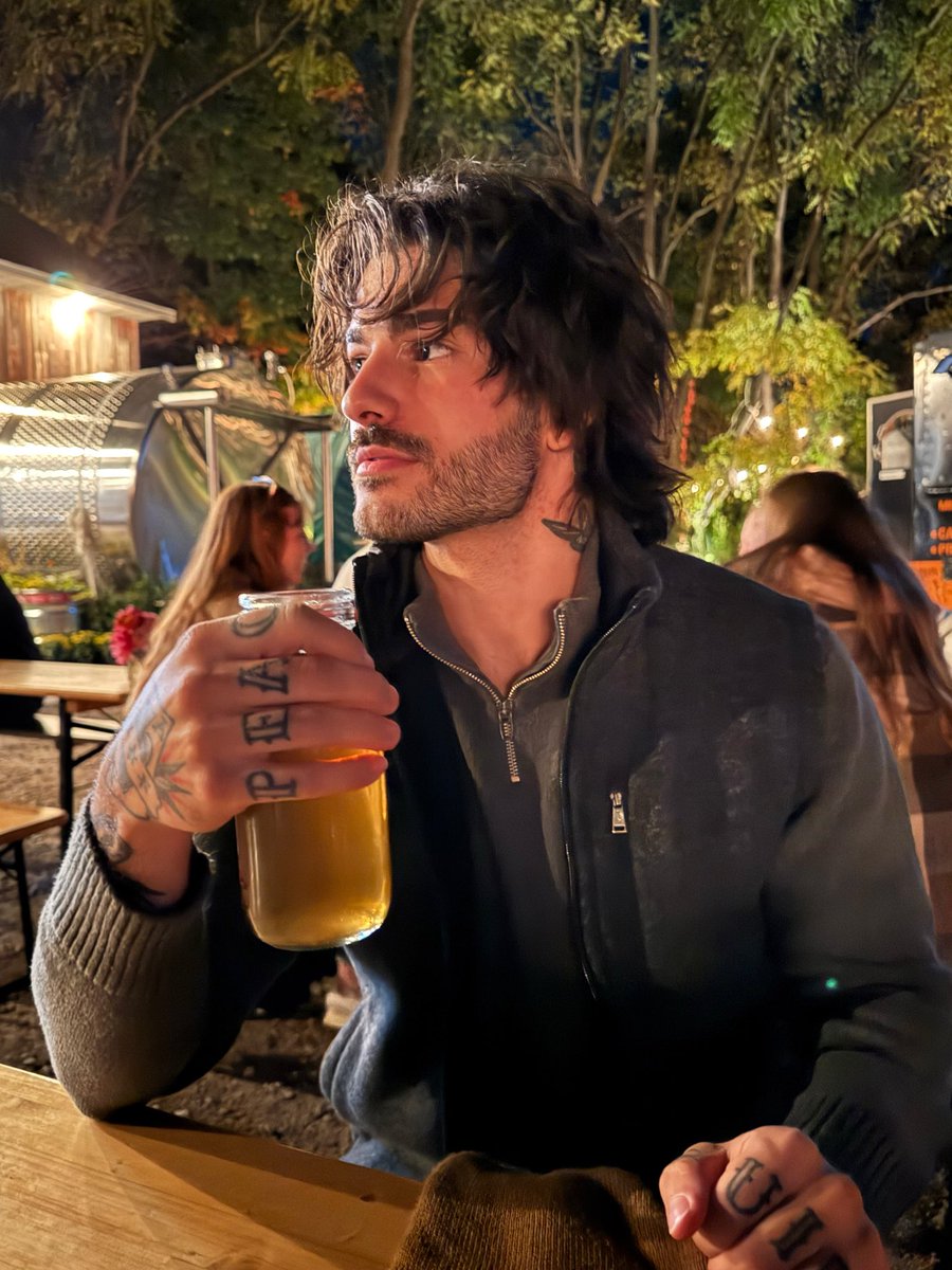 Alex tweet media