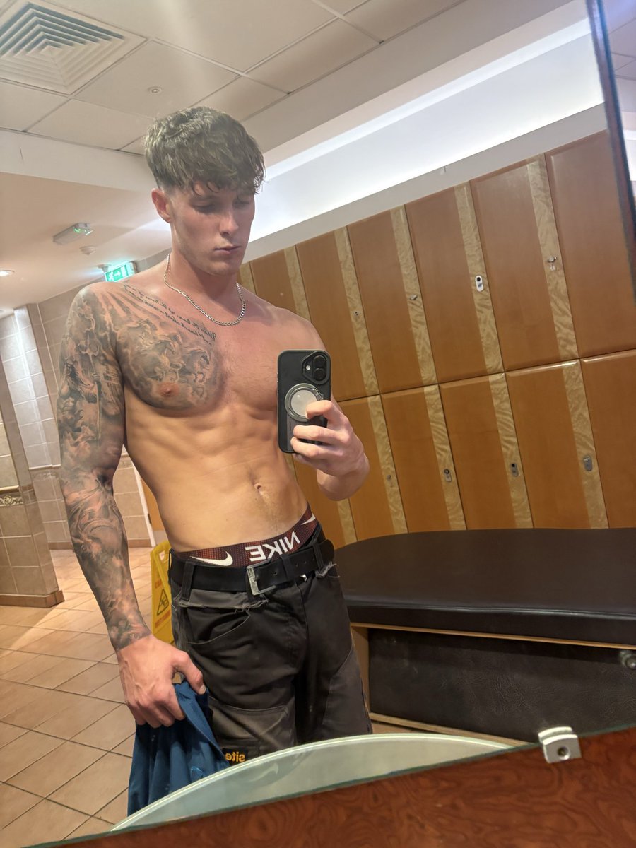 Master Bradley (King Of Findom) tweet media