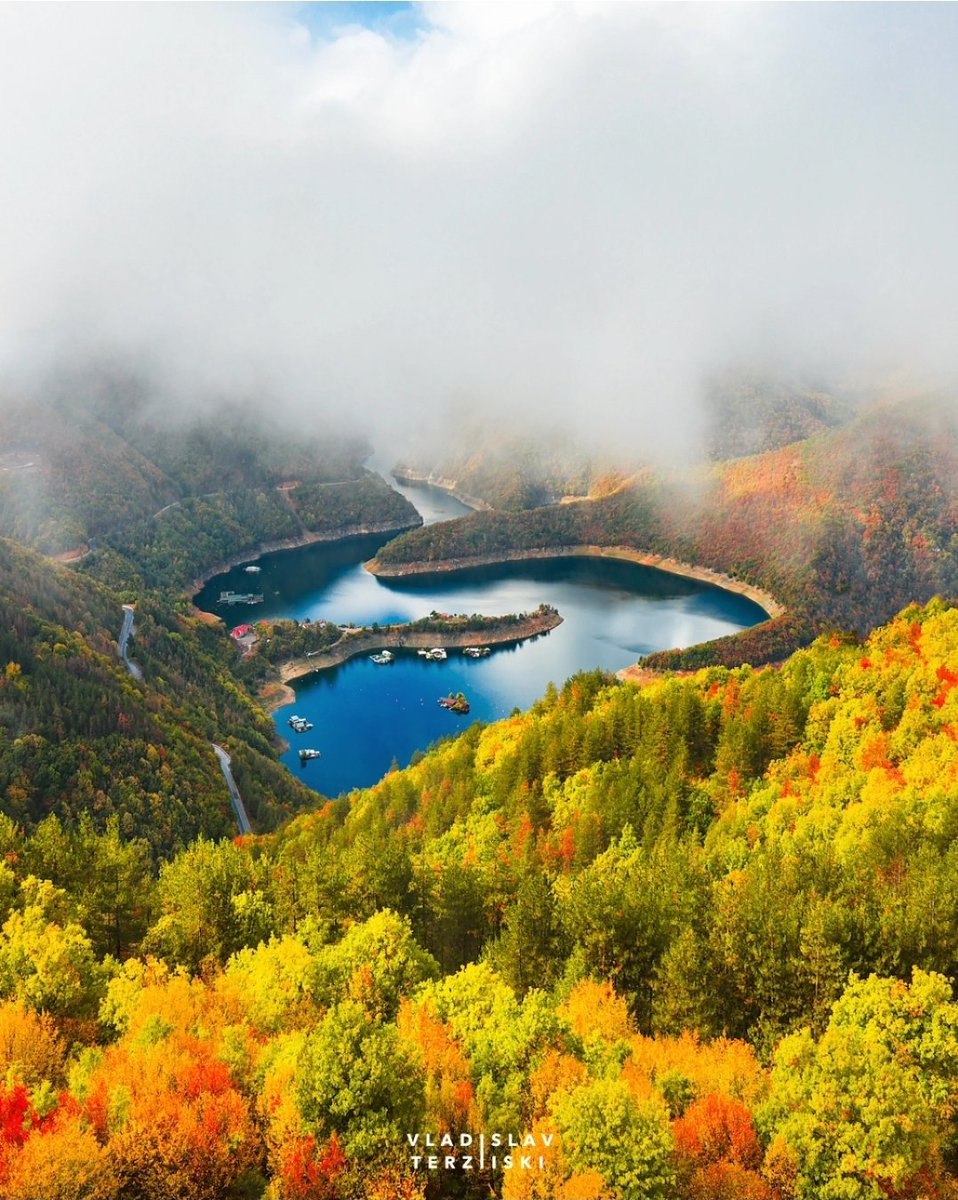 vlady_tery's tweet photo. 🍂🍁🔥 ЕСЕН 🔥🍁🍂 https://t.co/WdltCvsdFw