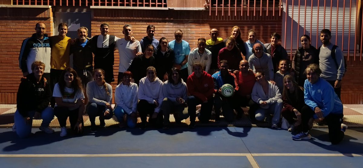 Formación de Colpbol ayer en Madrid.
Grupo y sesión Top.

🟢📚🤾‍♂️🏐🥅🔵

#deporte #formacion #edufis #Colpbol