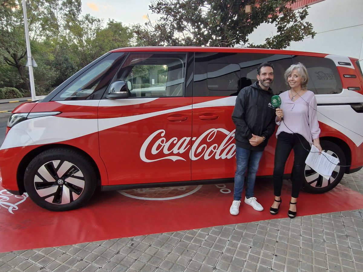 🚗 Acaba de llegar la van del Efecto Coca Cola, un vehículo eléctrico que recorre España buscando historias, contando el impacto que tiene la marca <a href="/CocaColaEP_es/">Coca-Cola EP Iberia</a>. En <a href="/canalsur/">CanalSur</a> <a href="/CanalSurRadio/">Canal Sur Radio</a> <a href="/LaRinconada_Web/">La Rinconada Web</a> <a href="/CocaColaEP_es/">Coca-Cola EP Iberia</a> <a href="/javiebenitez/">Javier Benitez</a>