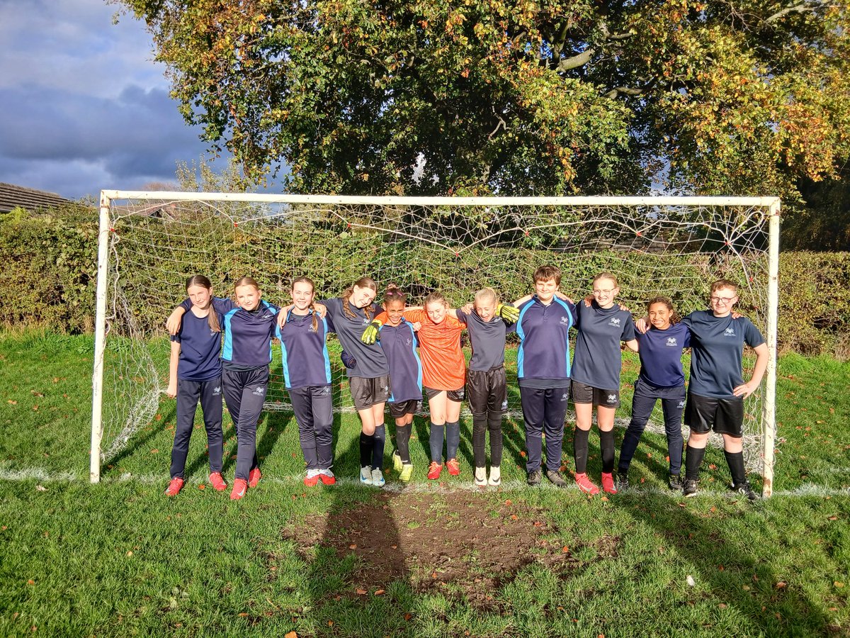 CastleHall_PE's tweet image. A brilliant 3-1 win tonight for our U13 girls football v Spen Valley⚽️Congratulations to all the girls involved, some brilliant skills on display with Grace scoring a hat trick and Mia receiving player of the match from Spen #girlsfootball #developingcharacter #raisingaspirations