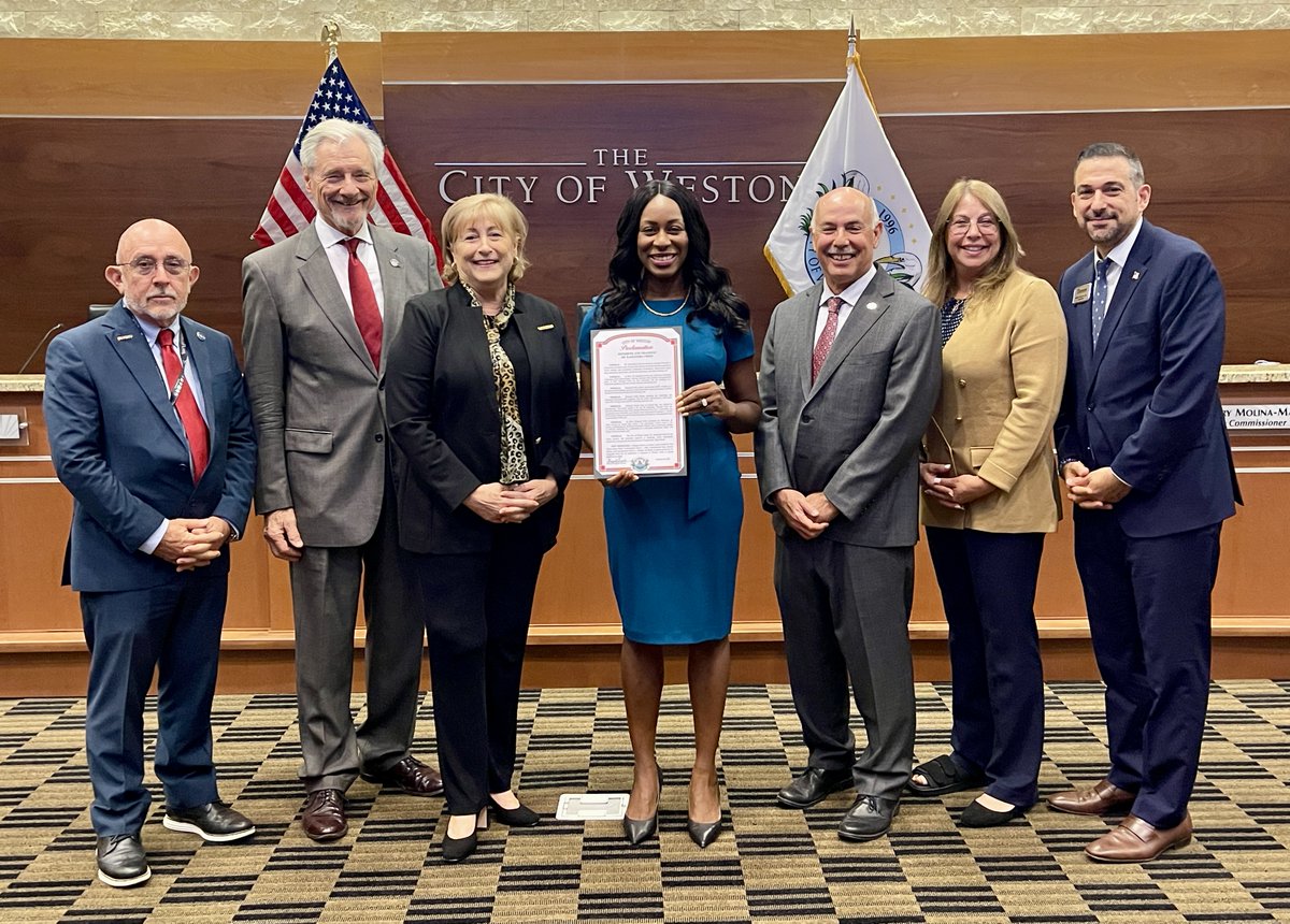 CityofWeston's tweet photo. Dr. Kassandra Fried was back! 
The Weston Commission was honored to present her with a Proclamation, which extolled the vast skills, vision, passion, accomplishments, and innovative approach to education that contributed to the achievements of Cypress Bay High School students.  We thank you. 
@DrKFried @browardschools @theofficialCBHS