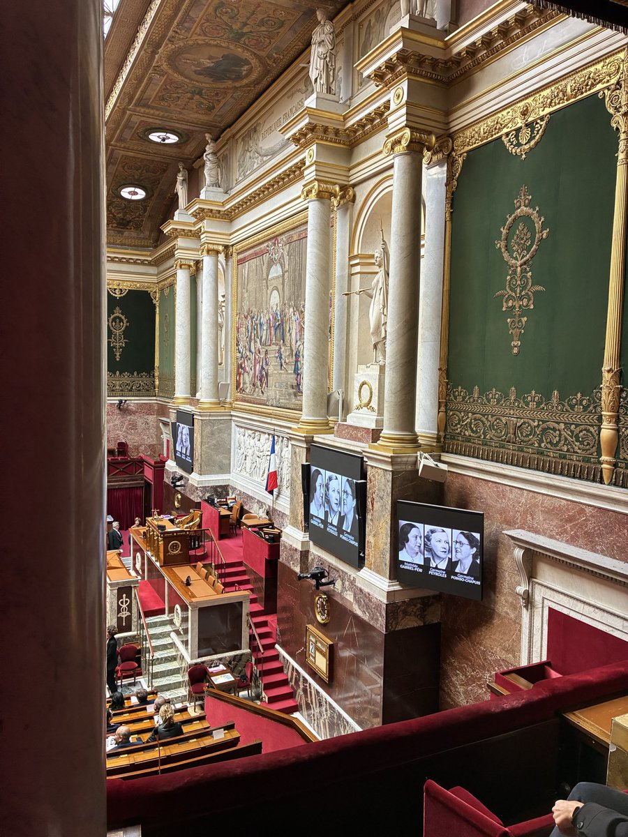 deputesPCF's tweet image. 80 ans après l’élection des 33 premières femmes députées, un hommage a été rendu à 3 d’entre elles dans l’hémicycle.

Fierté que parmi celles-ci figure la députée communiste Mathilde Gabriel-Péri qui fit l’honneur de la France. 

Notre communiqué ⤵️