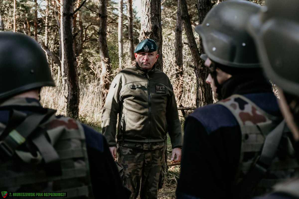 WCR_Zamosc's tweet image. Trwa obóz podsumowujący naukę kadetów #OPW z ZS nr 3 w Hrubieszowie

Kadeci z Hrubieszowa szkolą się pod czujnym okiem instruktorów z #2pr, którzy jak zwykle stanęli na wysokości zadania, pomagając kadetom zdobyć umiejętności, które w przyszłości pomoże im w służbie dla Ojczyzny!