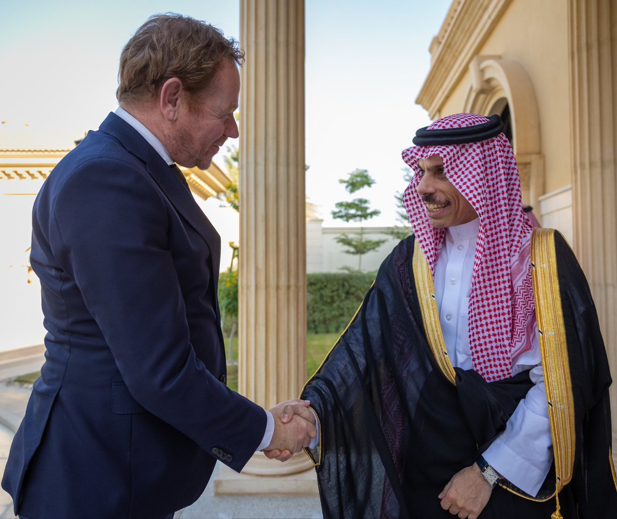 KSAmofaEN's tweet image. #Riyadh | Foreign Minister HH Prince @FaisalbinFarhan received Minister of Foreign Affairs of the Kingdom of Netherlands, @ministerBZ. 🇸🇦🇳🇱