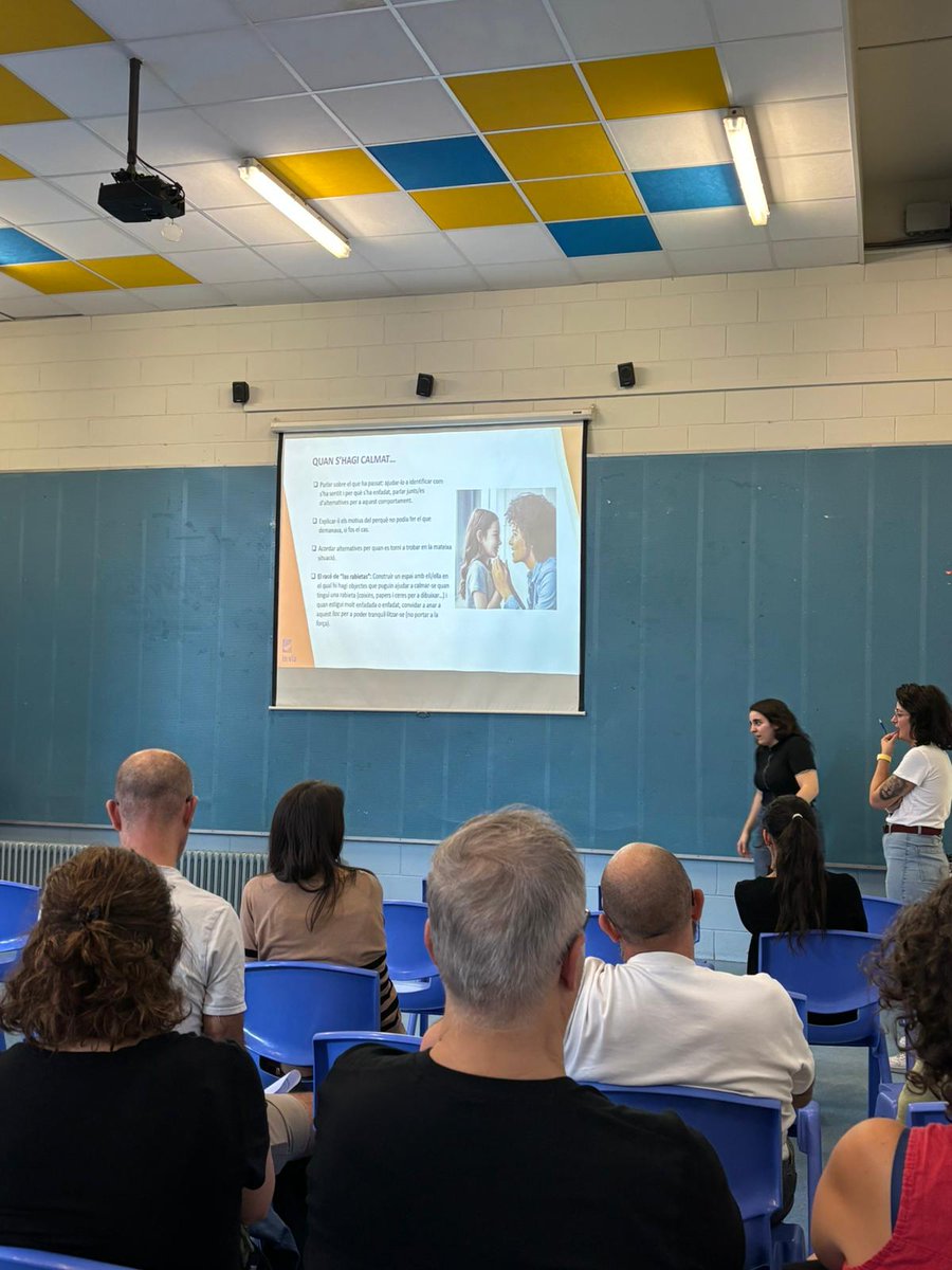 Taller adreçat a les famílies d’educació infantil i cicle inicial: "El repte dels límits a la criança" organitzat conjuntament per AFA i escola
<a href="/afafarigolaclot/">AFA Farigola Clot</a>