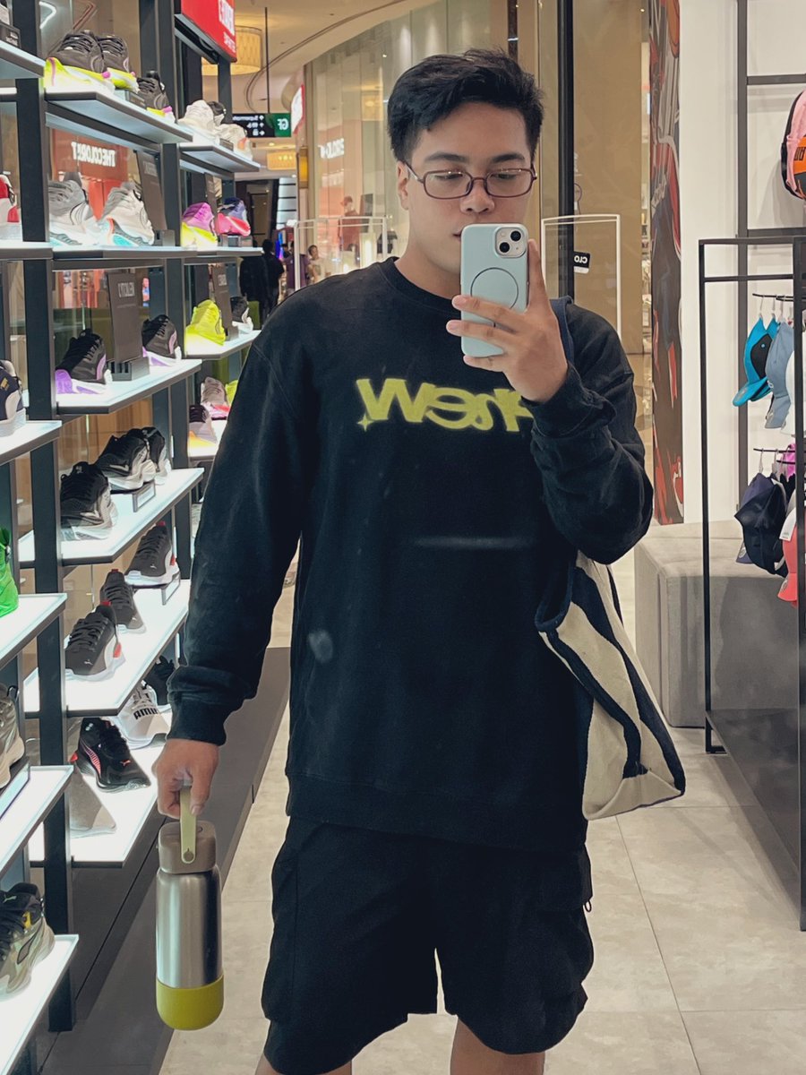 Hanslayerr's tweet photo. 🤷‍♂️ https://t.co/BRZd1K8T2R
