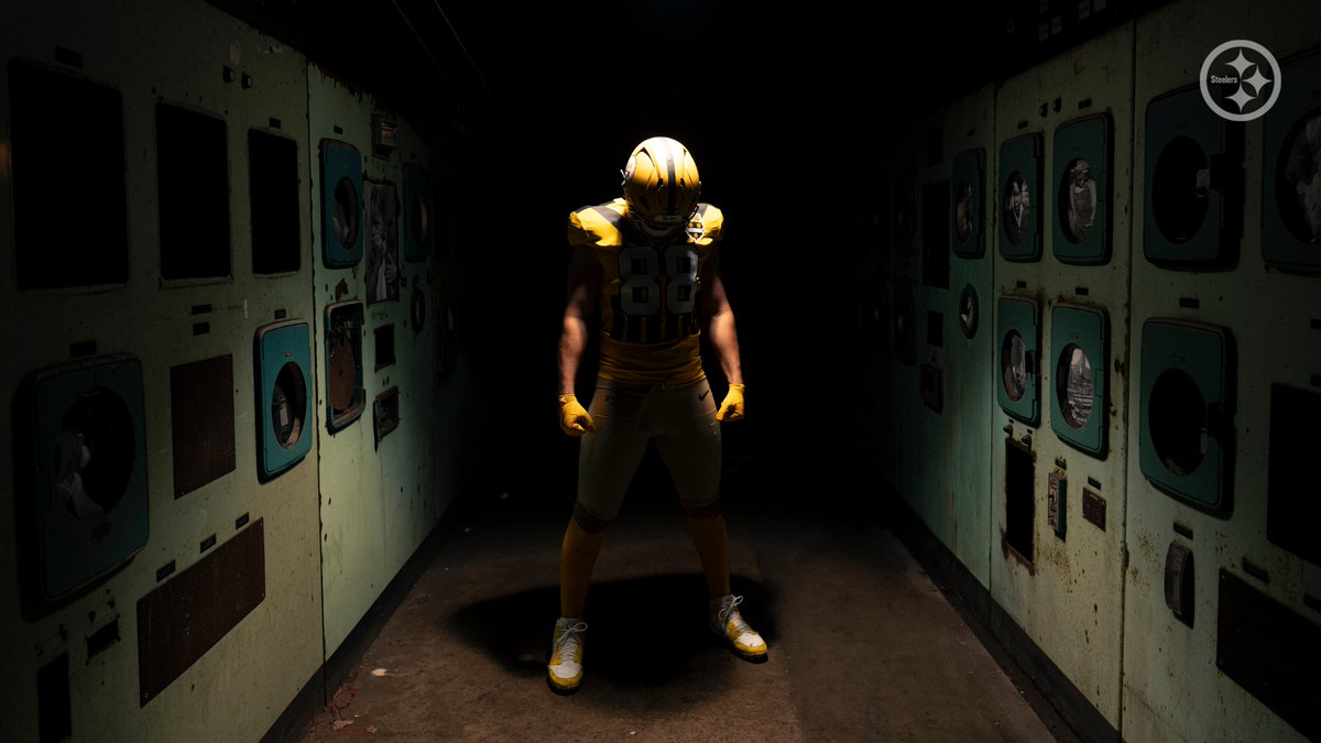 Week 8⃣ Sunday Night Football is going to be epic ‼️