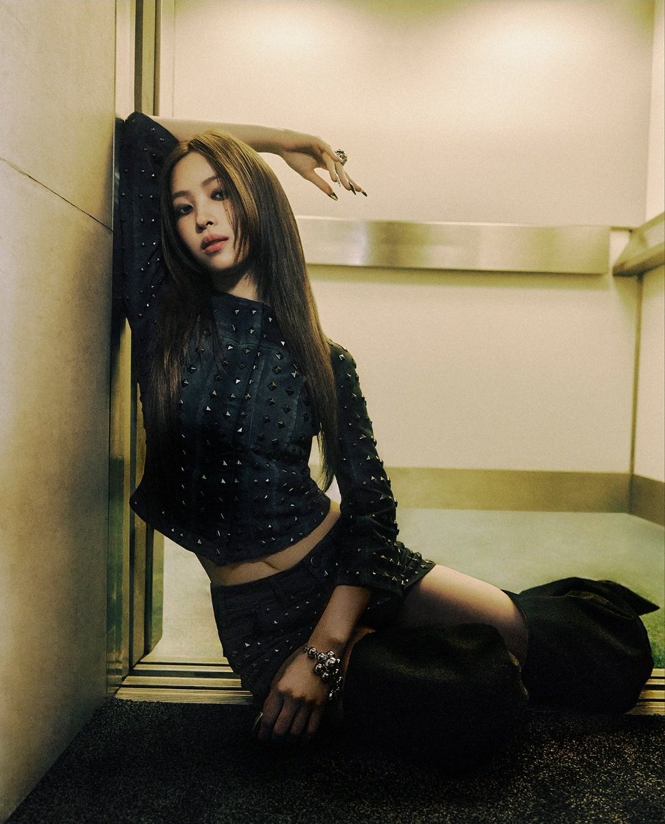 itz_julss's tweet image. RYUJIN IS SOOO FINE