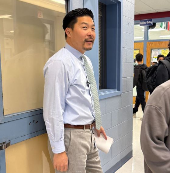 MCPS's tweet image. We continue to celebrate National Principals Month, and today we’re highlighting Aaron Shin, principal of Parkland Middle School.
📖 Read more about his dedication to creating a safe, supportive environment where students can thrive: ow.ly/sSn950XfBj4