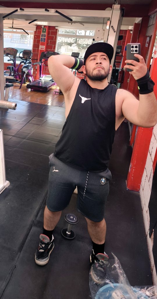 Rubyk_Marc's tweet image. No es por nada, pero hoy si me veia bien pinche sabroso en el gym uwu