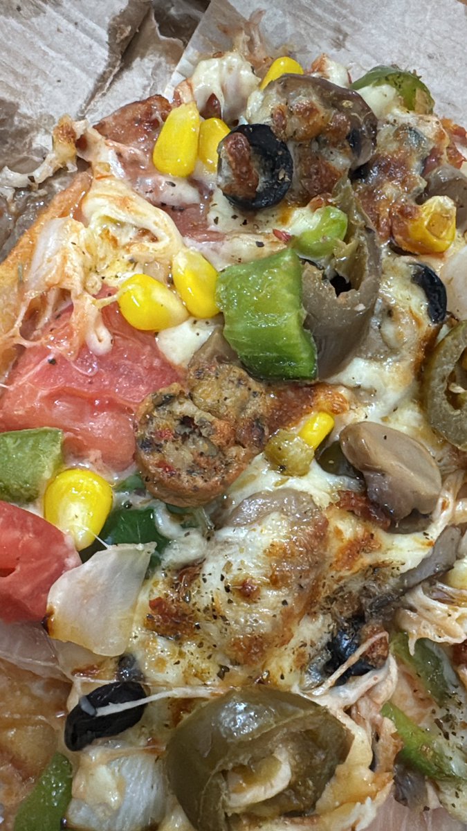 aroraullas's tweet photo. @CareDominos Again, same store and today I am being served a Non Veg piece in a Veg Pizza. Something is seriously wrong with @dominos_india @dominos @CareDominos The store team confirmed and acknowledged it is Chk Sausage piece came from Cutter https://t.co/wHIaxybJT3