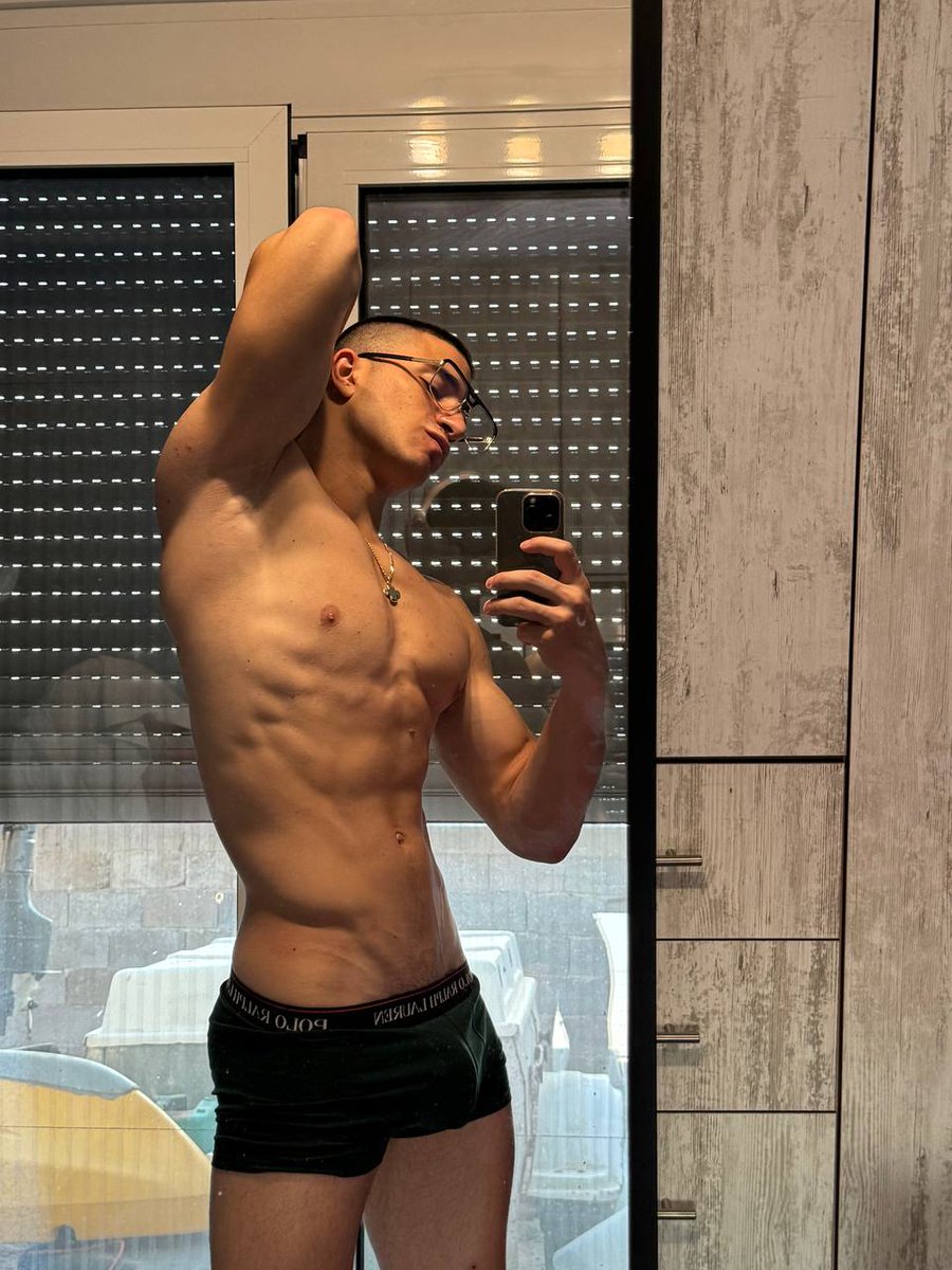 Keen89Megan's tweet photo. I’m not perfect, but I love with my whole chest 🏳️‍🌈 https://t.co/PUu2tsNjf2