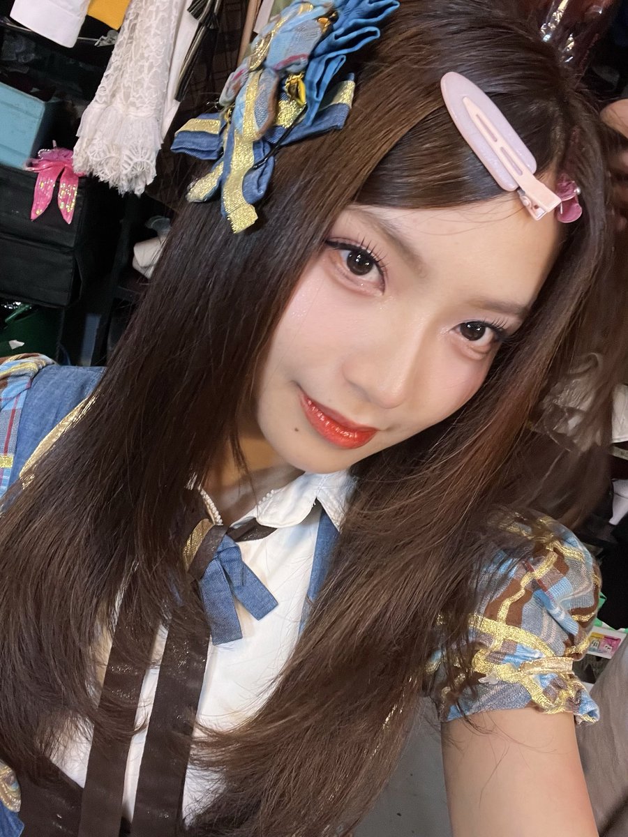 Shania Gracia グラシア (@s_graciajkt48) on Twitter photo bagus gak rambut aku kak? bagus gak rambut aku kak?