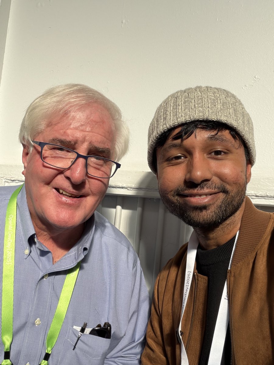 Two weeks ago, I bumped into @RonConway at OpenAI Dev Day! 

It felt like the early days of the inte