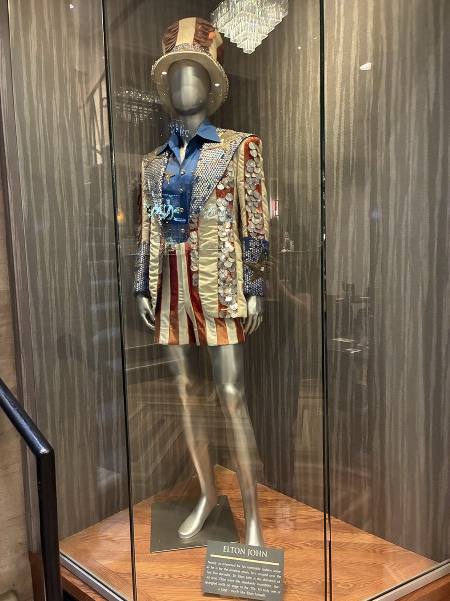 Last night of the trip, dinner at Hard Rock Cafe, a visit to Ford’s theatre and a nighttime walk through DC.