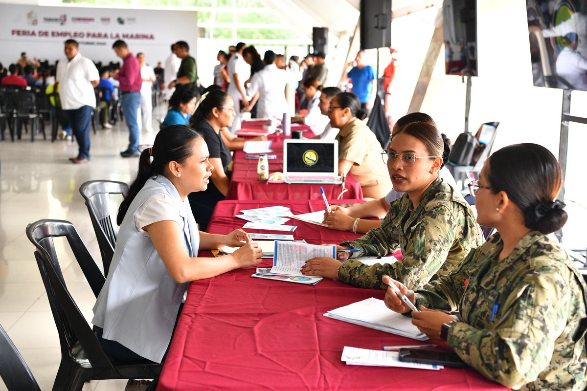 Desde el Gobierno del Pueblo fortalecemos la coordinación con instituciones para la promoción de empleo formal y digno que beneficie a las y los tabasqueños; por eso, hoy inauguramos la Feria del Empleo para la Marina, que organizó el Servicio Nacional de Empleo Tabasco.